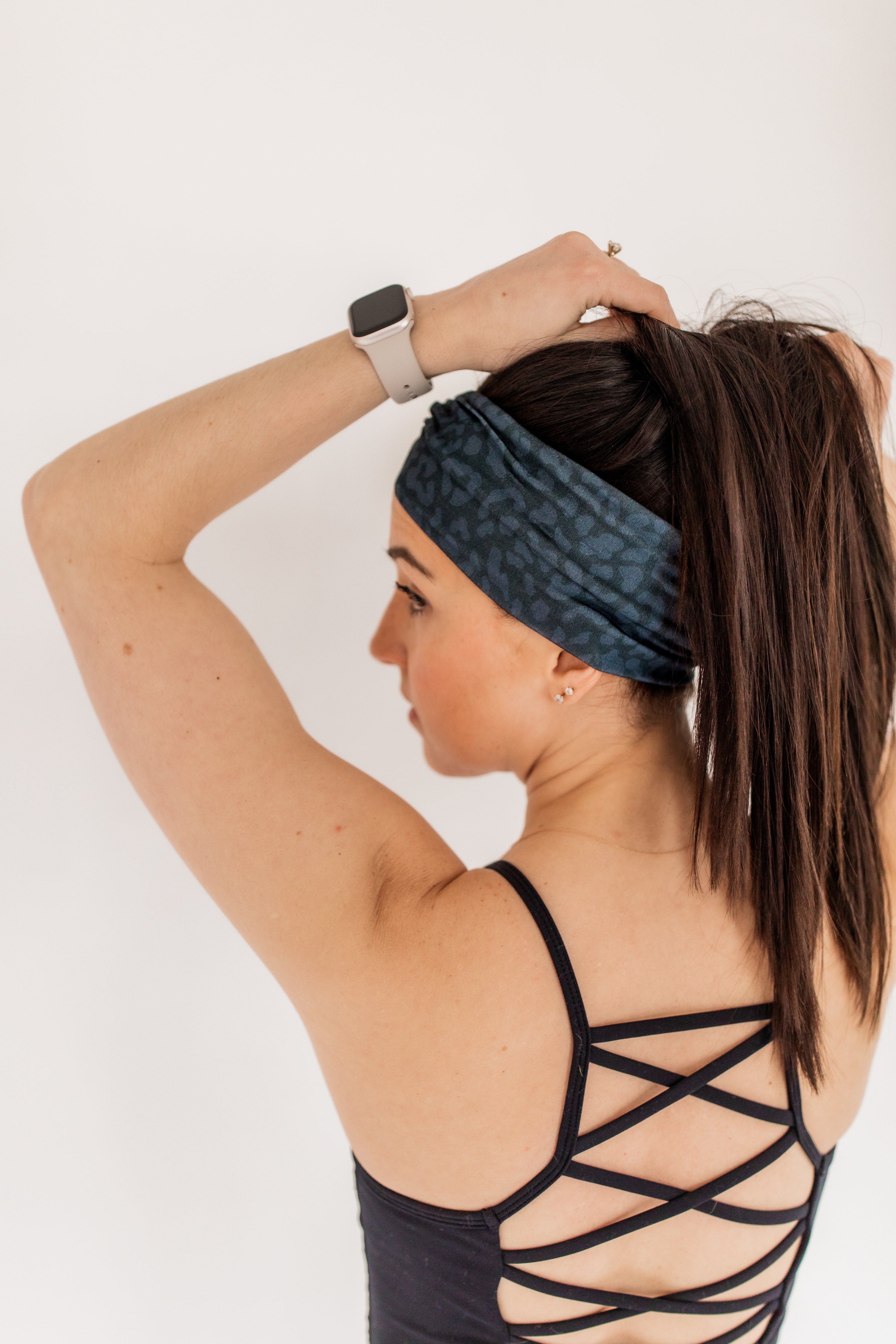 Adult women's onyx headband with charcoal leopard spots