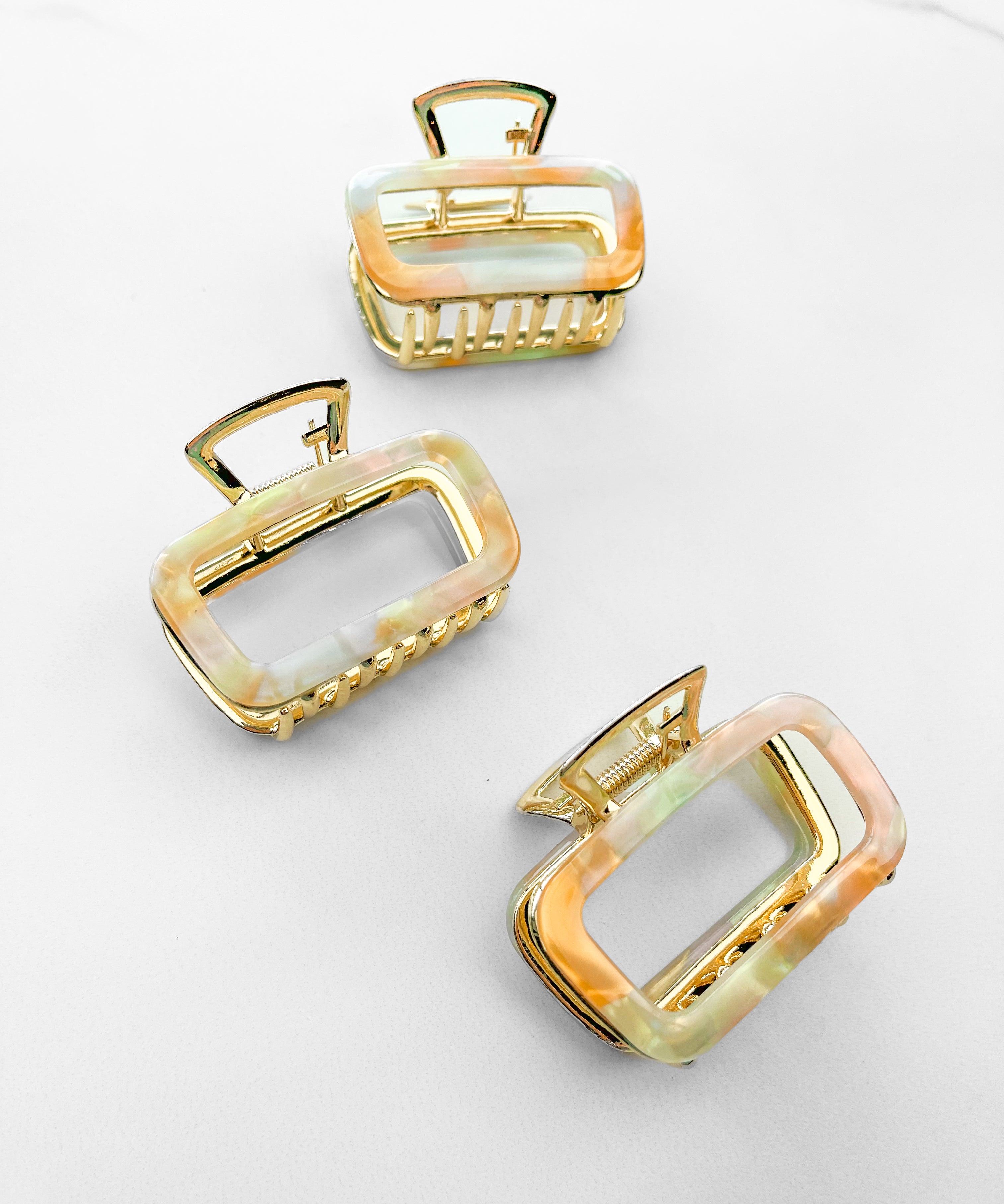 Little Miss Lilac Clip