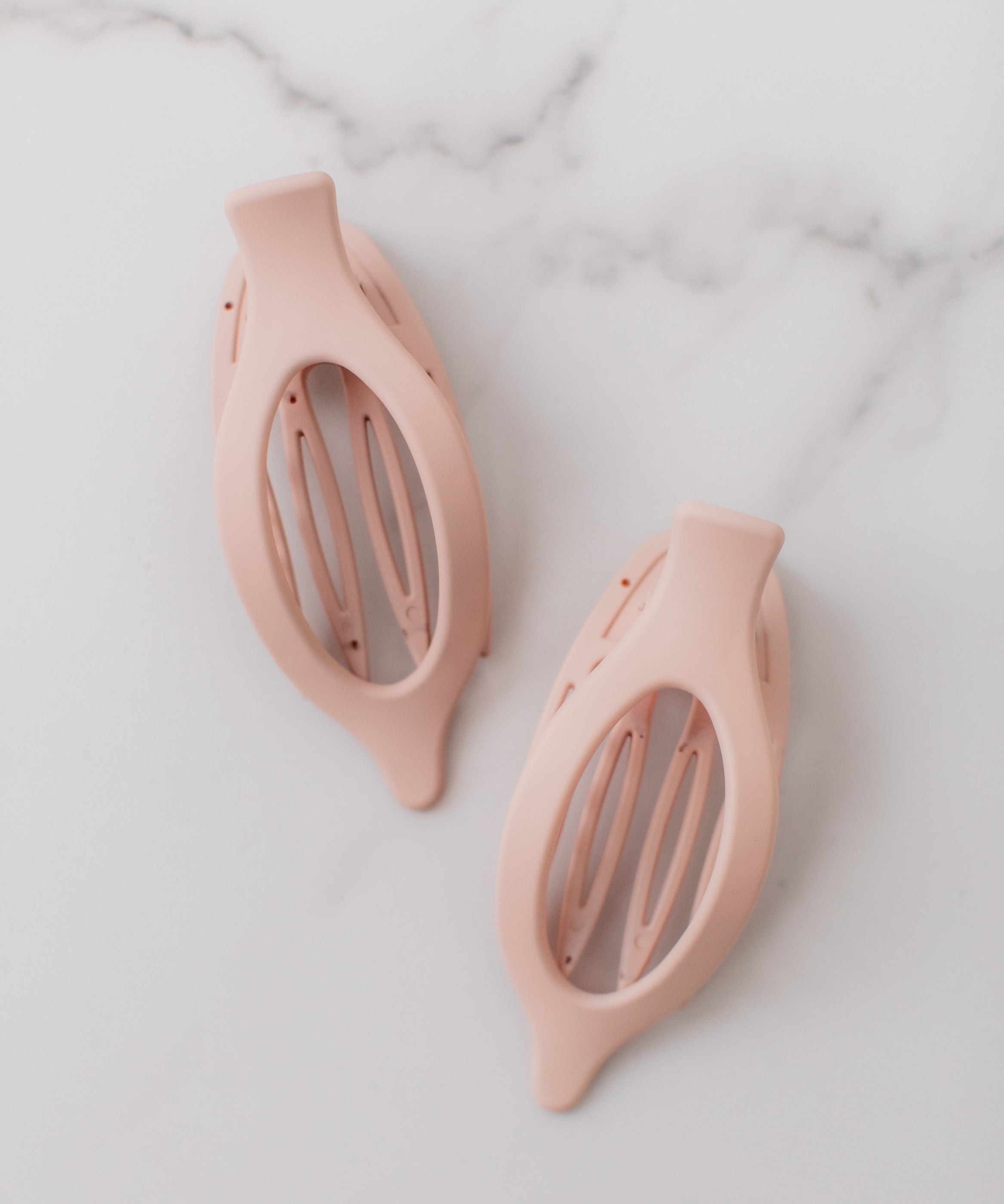 Wear Anywhere Lilac Clip