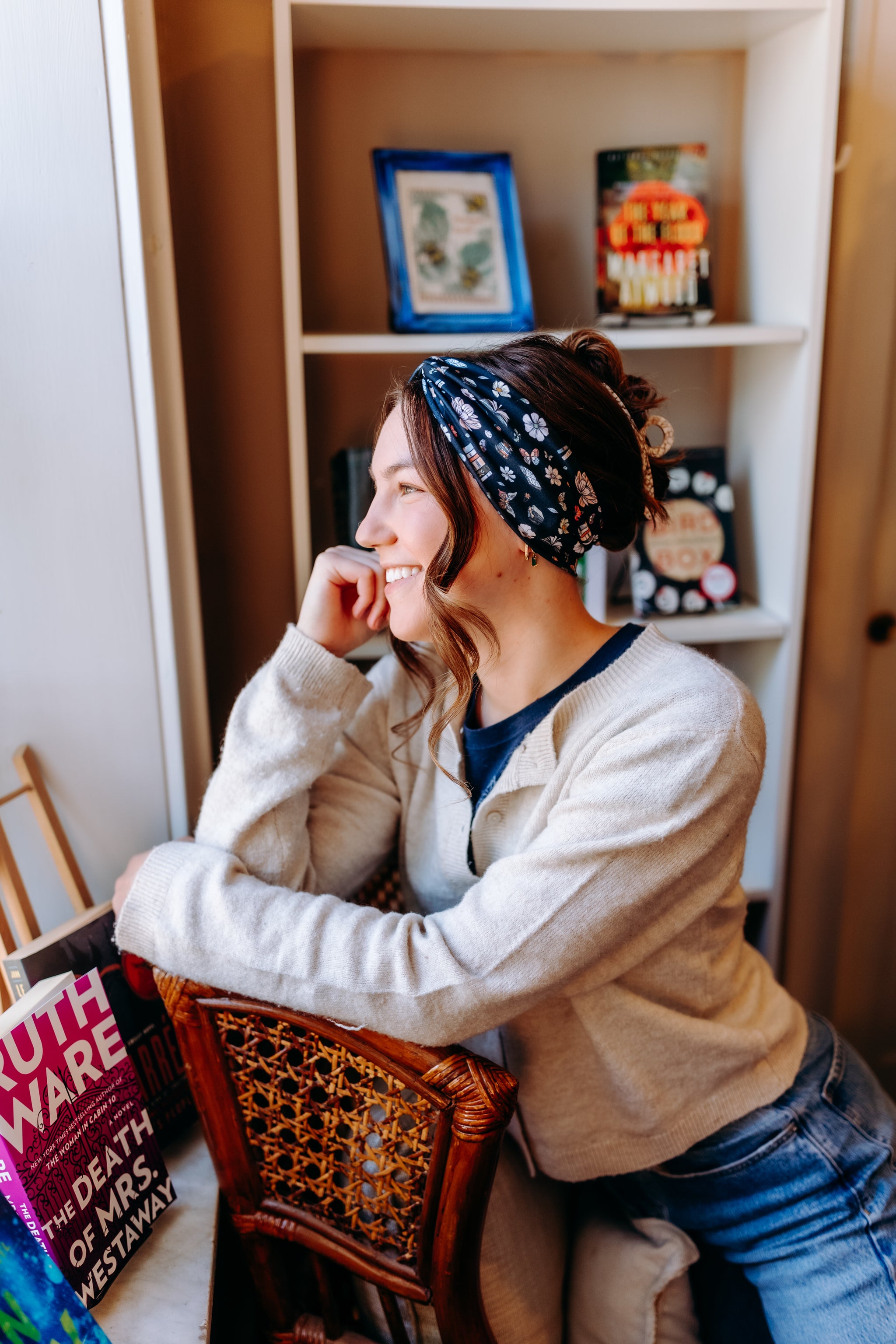 Woman confidently wearing the Bloom & Blaze headband for cute hairstyles and comfortable all-day wear.