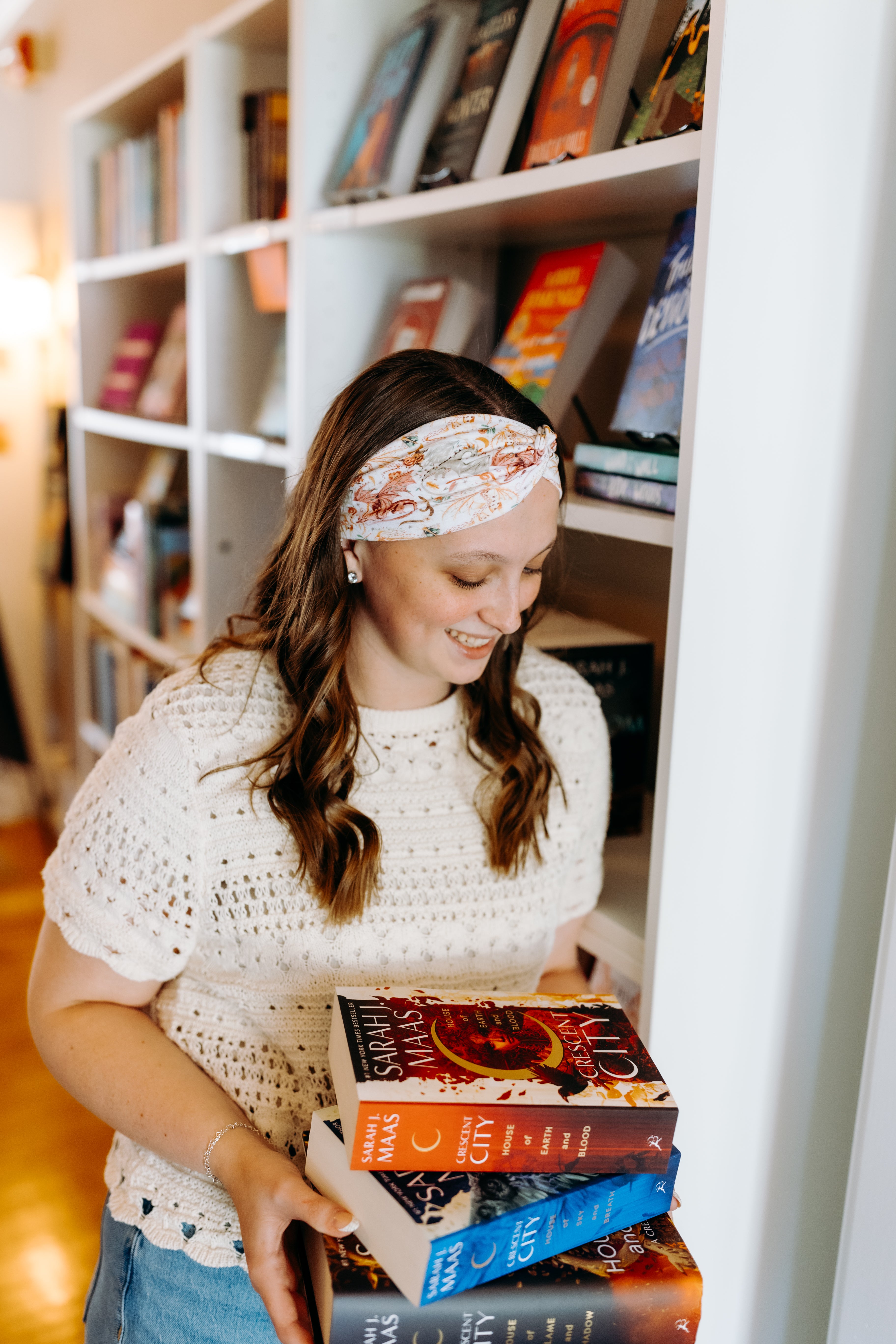 Woman confidently wearing the Bloom & Blaze headband for cute hairstyles and comfortable all-day wear.