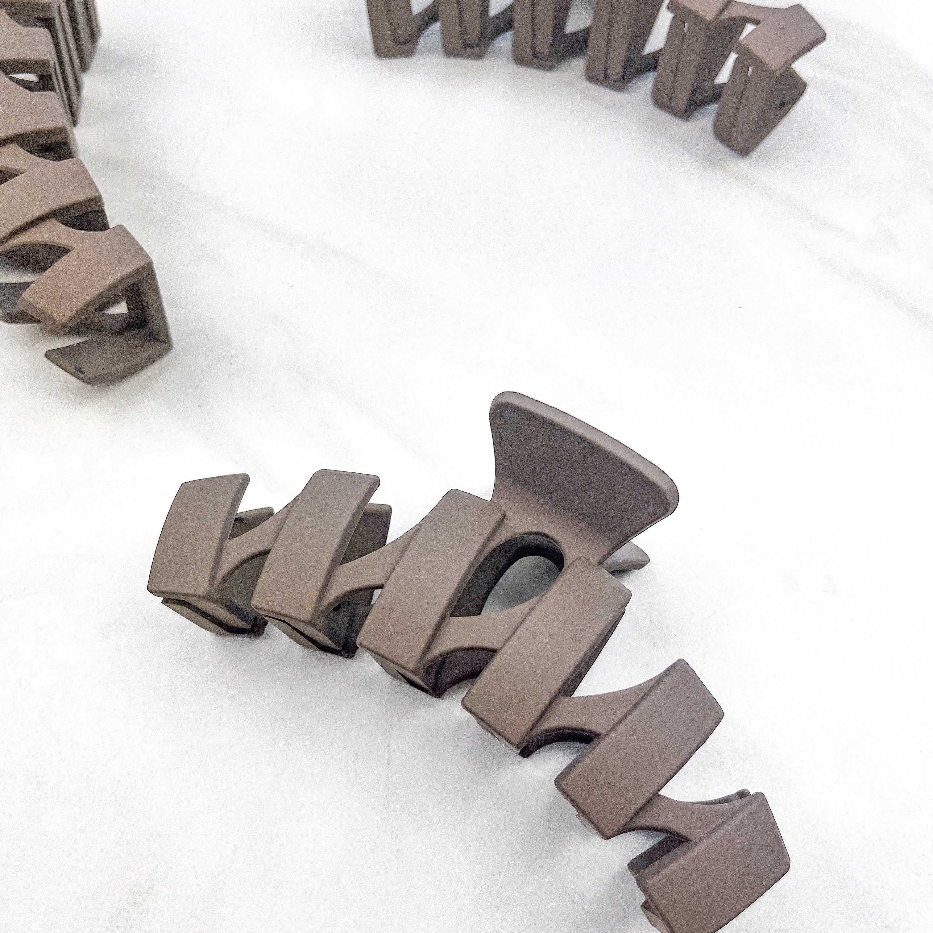 Hair claw clip in sage, mocha or black in zig zag shape