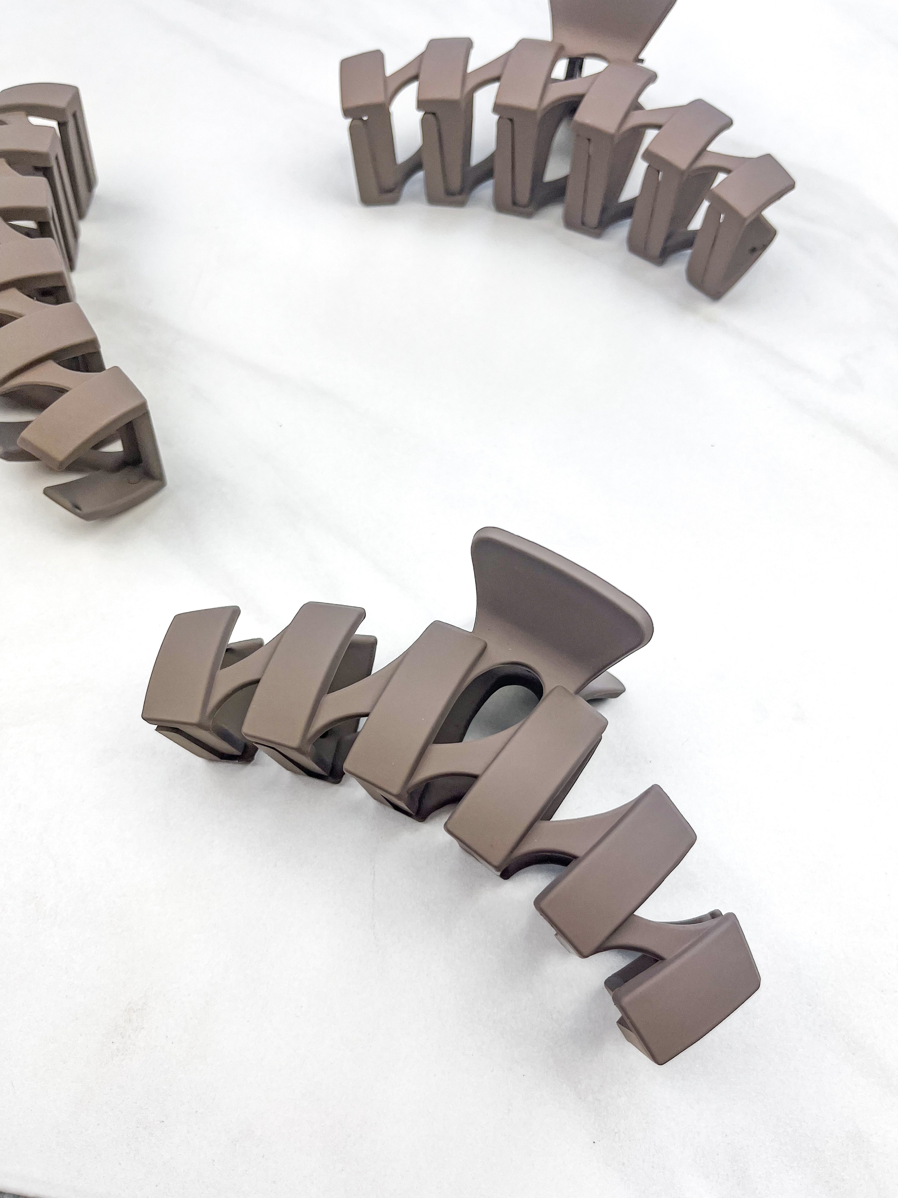 Hair claw clip in sage, mocha or black in zig zag shape