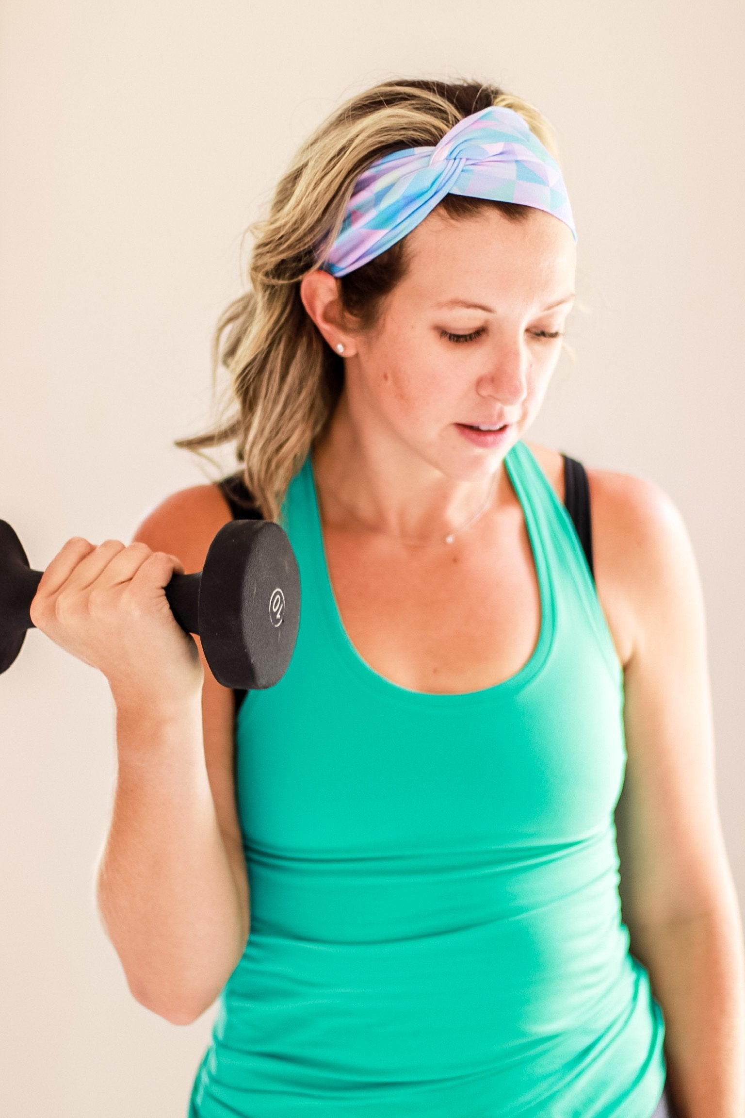 Adult women's headband with blue, violet and pink gradient triangles