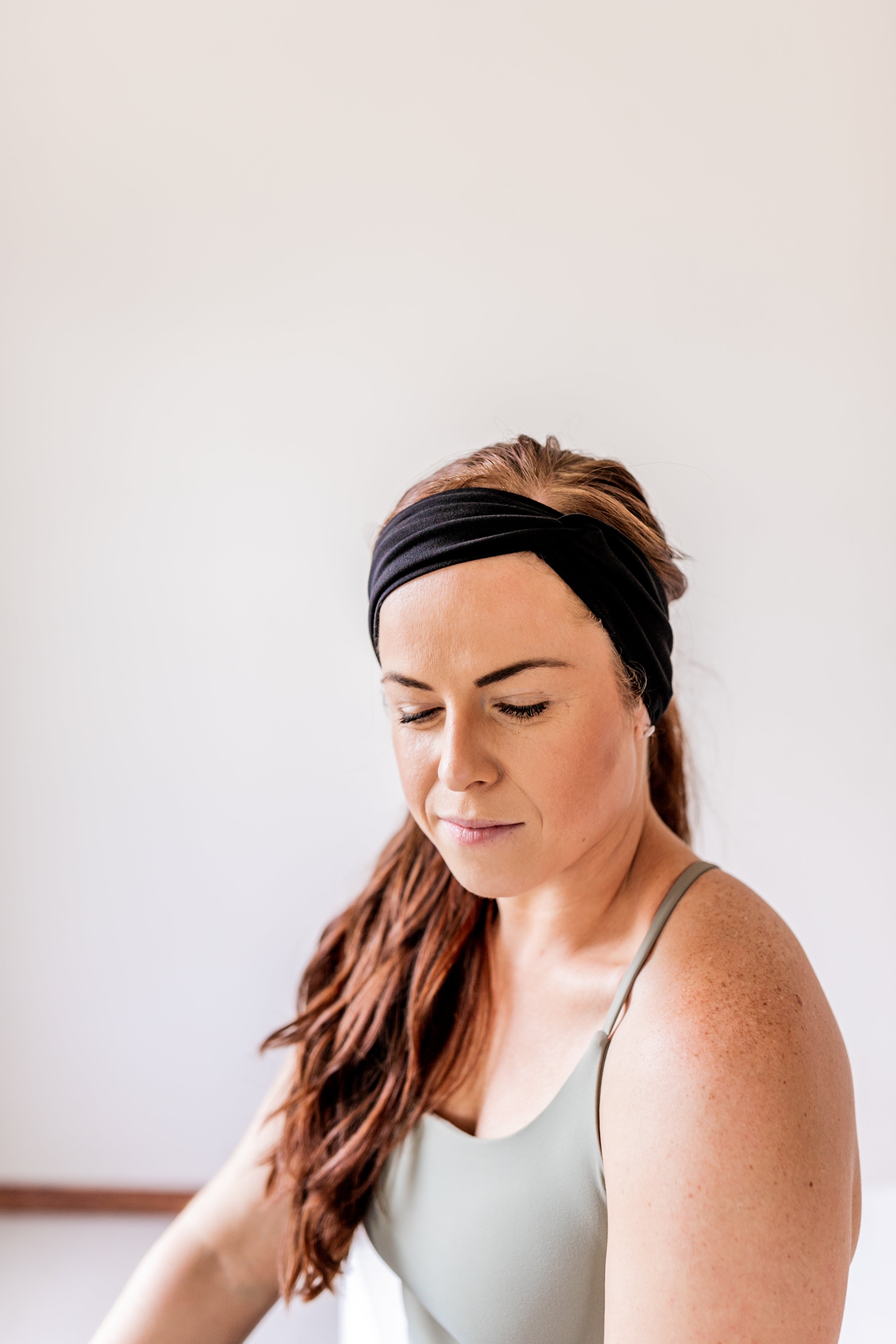 Adult women's 3 pack of headbands with solid black, harvest on black and white and onyx leopard prints